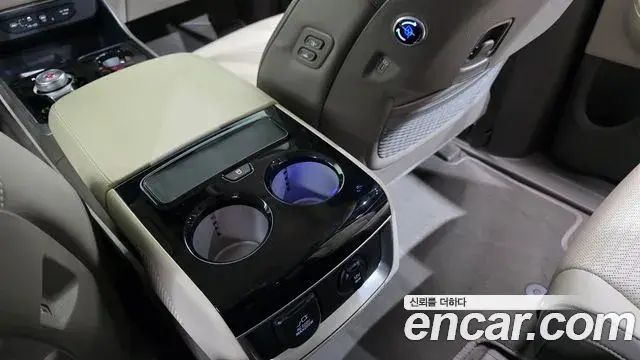 Kia Carnival 2023 — Photo 4/20