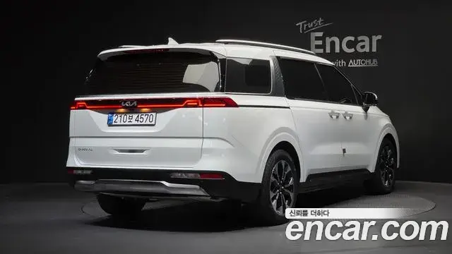 Kia Carnival 2022 — Photo 16/20