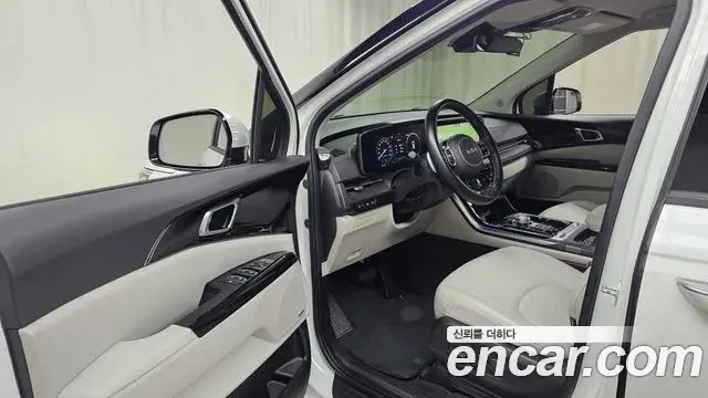 Kia Carnival 2022 — Photo 17/20