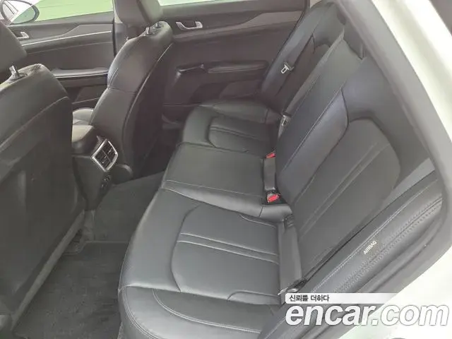 Kia K5 2020 — ფოტო 4/18