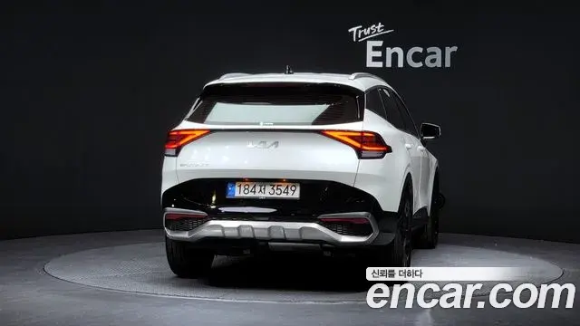 Kia Sportage 2022 — ფოტო 19/20