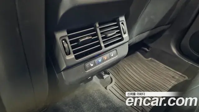 Land Rover Range Rover Evoque 2025 — Фото 15/18