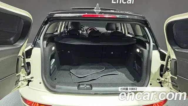 Mini Cooper Clubman 2021 — Photo 12/20