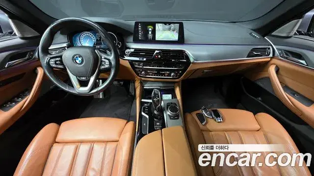 BMW 5 Series 2018 — Photo 14/20