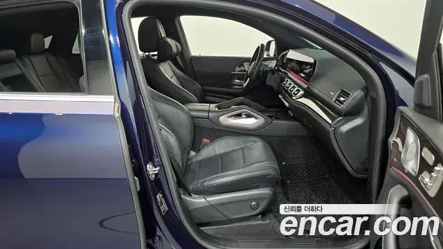 Mercedes-Benz GLE-Class 2021 — Photo 3/20