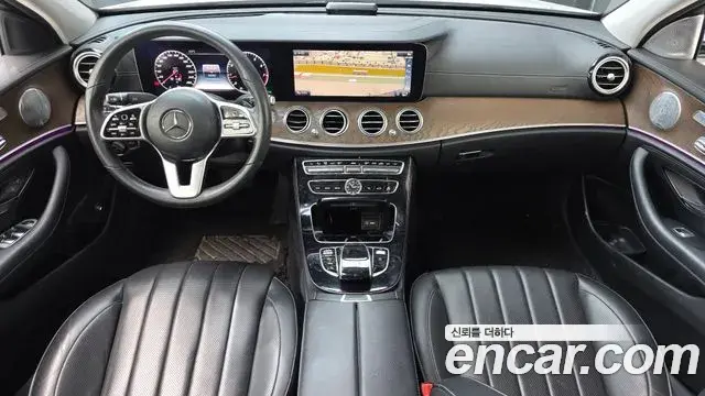 Mercedes-Benz E-Class 2018 — ფოტო 1/20