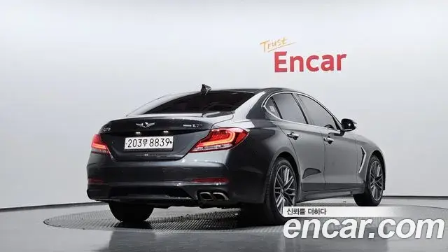 Genesis G70 2018 — ფოტო 13/20