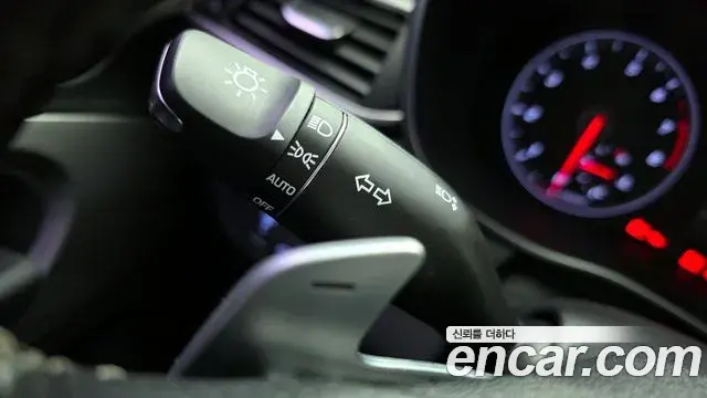 Genesis G70 2018 — ფოტო 14/20