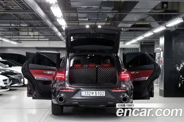 Genesis GV70 2022 — ფოტო 14/20