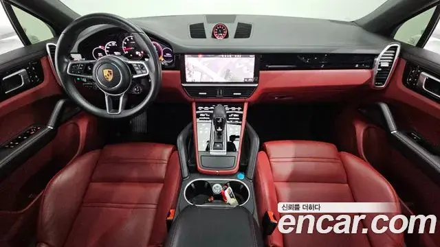 Porsche Cayenne 2021 — ფოტო 4/20