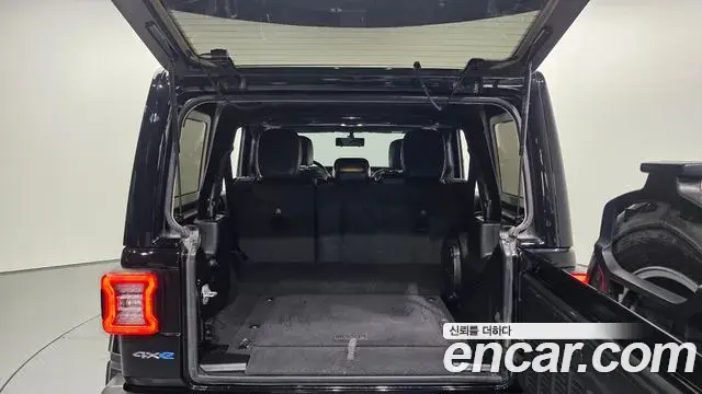 Jeep Wrangler 2021 — Photo 12/20