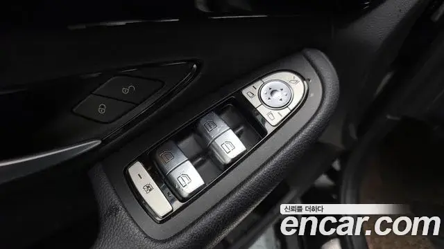 Mercedes-Benz C-Class 2019 — ფოტო 9/20