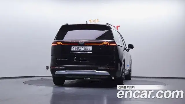 Kia Carnival 2021 — Photo 4/20