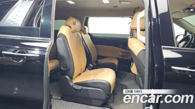 Kia Carnival 2021 — Photo 12/20
