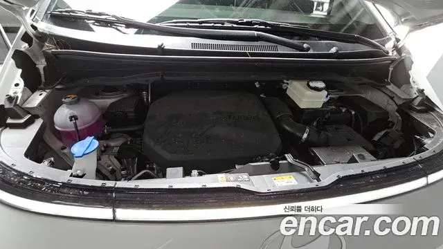 Hyundai Staria 2025 — Photo 6/20