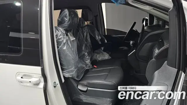 Hyundai Staria 2025 — Photo 10/20