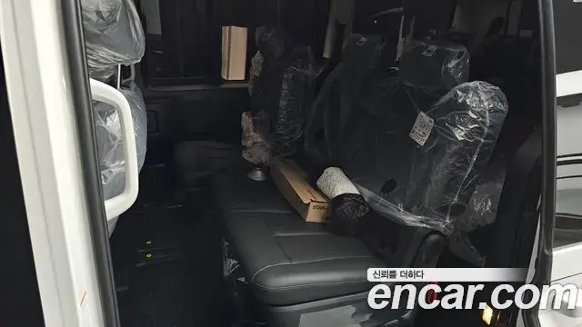 Hyundai Staria 2025 — Photo 12/20