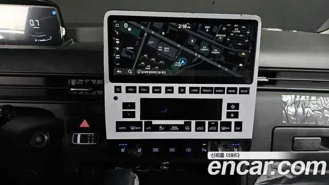 Hyundai Staria 2025 — Photo 14/20