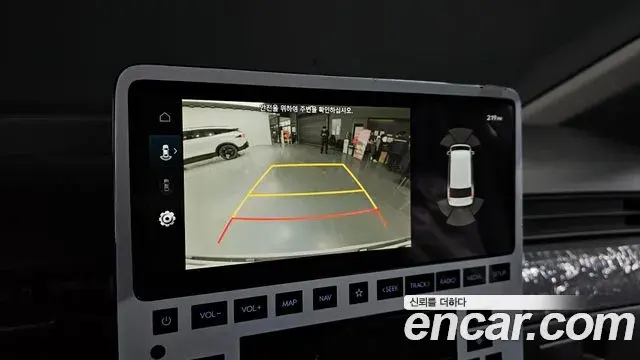 Hyundai Staria 2025 — Photo 15/20