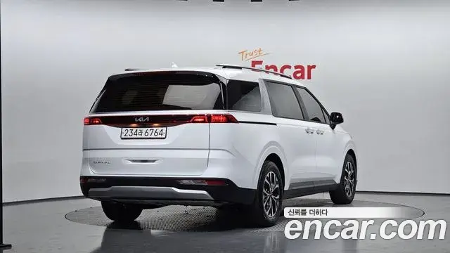 Kia Carnival 2021 — Photo 2/20