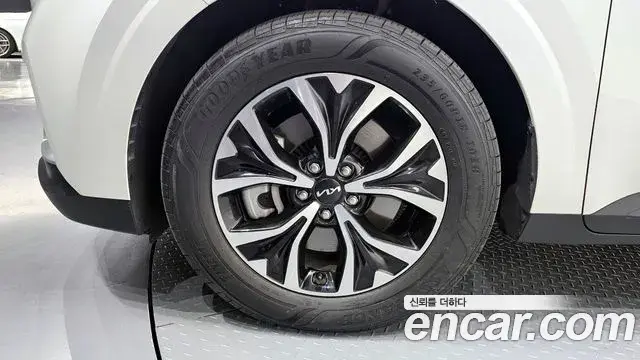 Kia Carnival 2021 — Photo 5/20