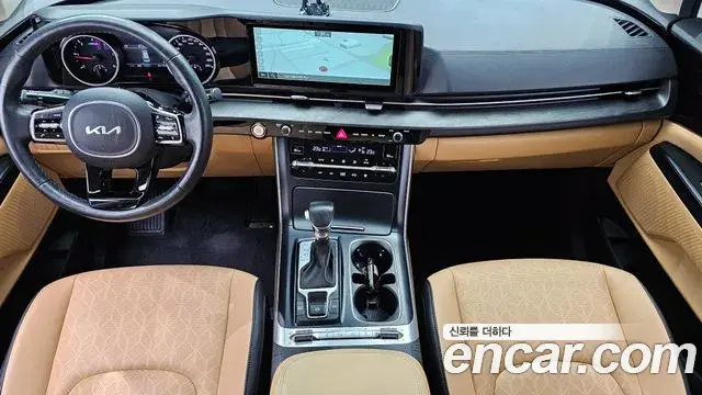 Kia Carnival 2021 — Photo 7/20