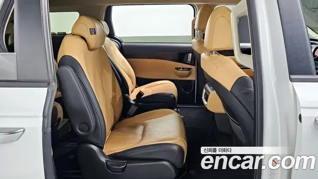 Kia Carnival 2021 — Photo 12/20