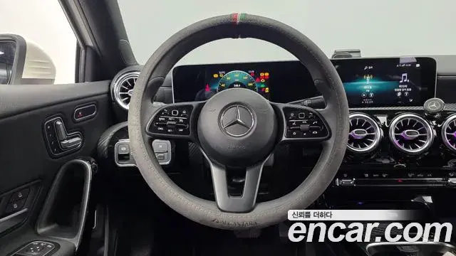 Mercedes-Benz A-Class 2020 — Photo 18/20