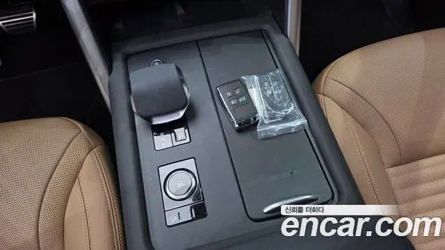 Land Rover Discovery 5 2024 — ფოტო 10/20