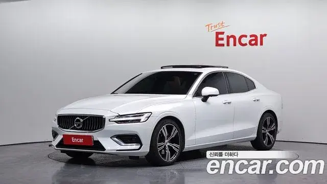 Volvo S60 2021 — Photo 14/20