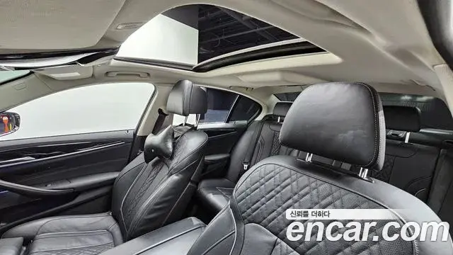 BMW 5 Series 2021 — Фото 18/20