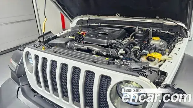 Jeep Wrangler 2021 — Şəkil 2/20