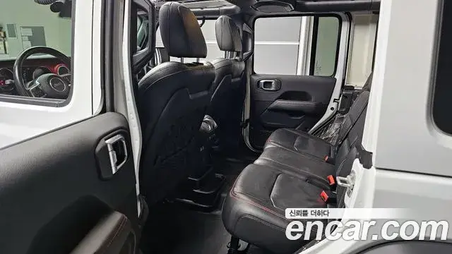 Jeep Wrangler 2021 — Şəkil 9/20