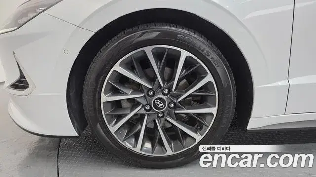 Hyundai Sonata Hybrid 2020 — Photo 3/20
