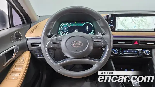 Hyundai Sonata Hybrid 2020 — Photo 18/20