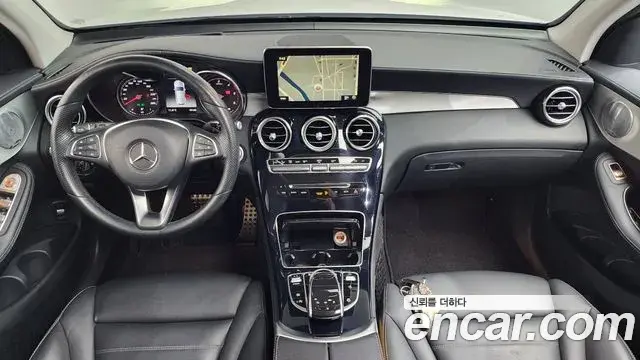 Mercedes-Benz GLC-Class 2018 — Photo 10/20