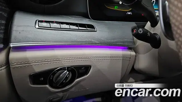 Mercedes-Benz AMG GT 2020 — Şəkil 8/20