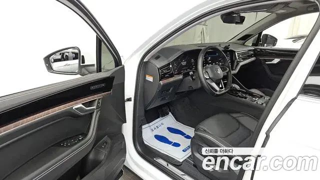 Volkswagen Touareg 2025 — Photo 9/20