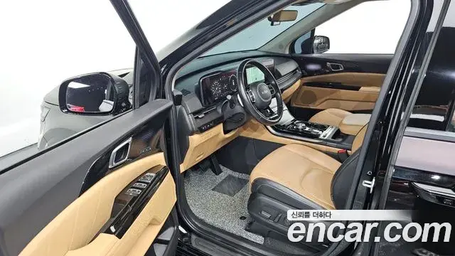 Kia Carnival 2021 — Photo 17/20