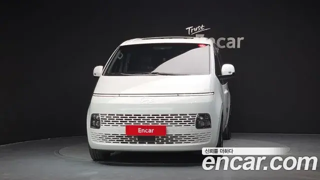 Hyundai Staria 2025 — Фото 3/20