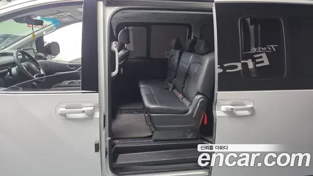 Hyundai Staria 2025 — Фото 11/20