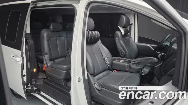 Hyundai Staria 2025 — Фото 12/20