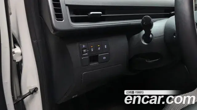 Hyundai Staria 2025 — Фото 15/20