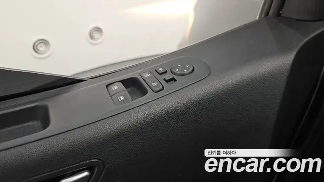Hyundai Staria 2023 — Photo 19/20