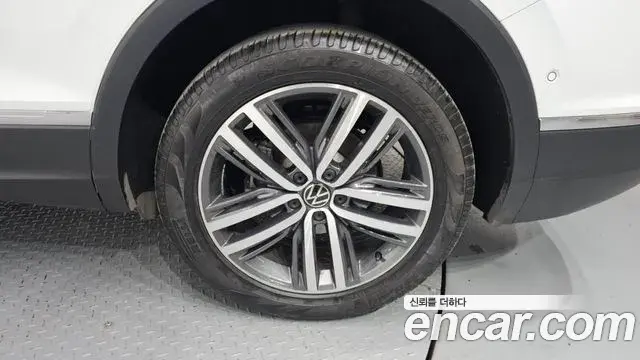 Volkswagen Tiguan Allspace 2023 — Photo 10/20