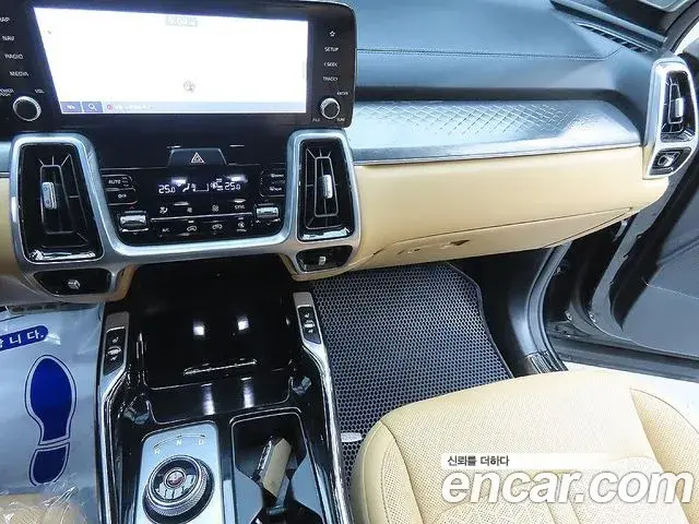 Kia Sorento 2021 — ფოტო 7/20