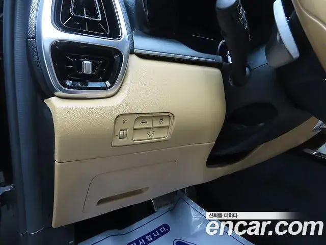 Kia Sorento 2021 — ფოტო 17/20