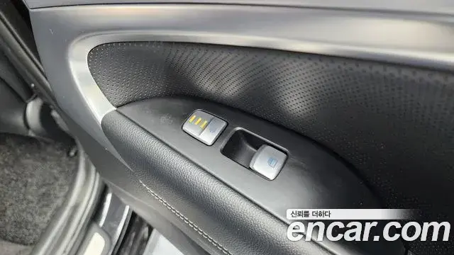 Genesis G70 2019 — ფოტო 7/20