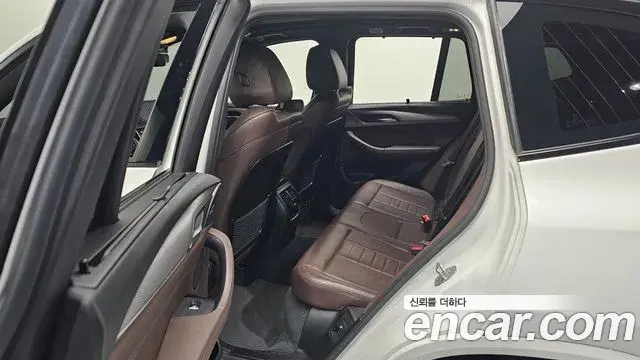 BMW X3 2018 — Şəkil 10/20