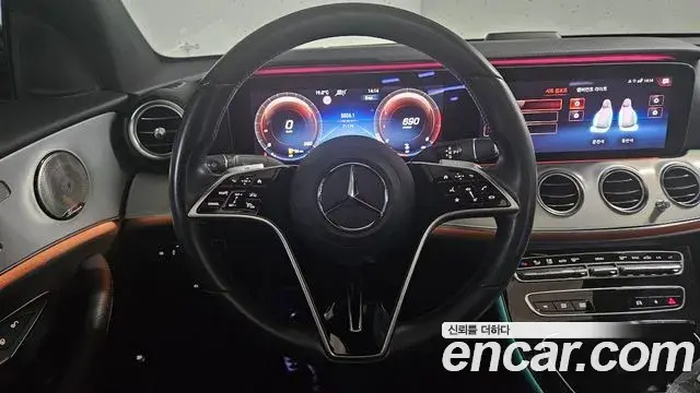 Mercedes-Benz E-Class 2020 — Photo 10/20